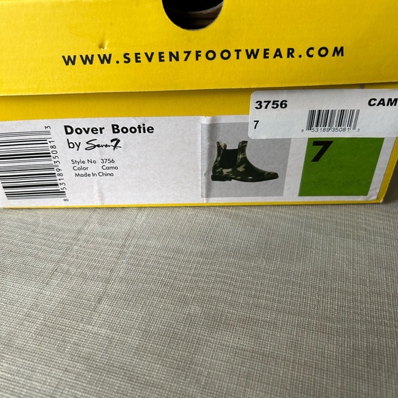 NWT Seven7 Camo Rainboots - Picture 3 of 4